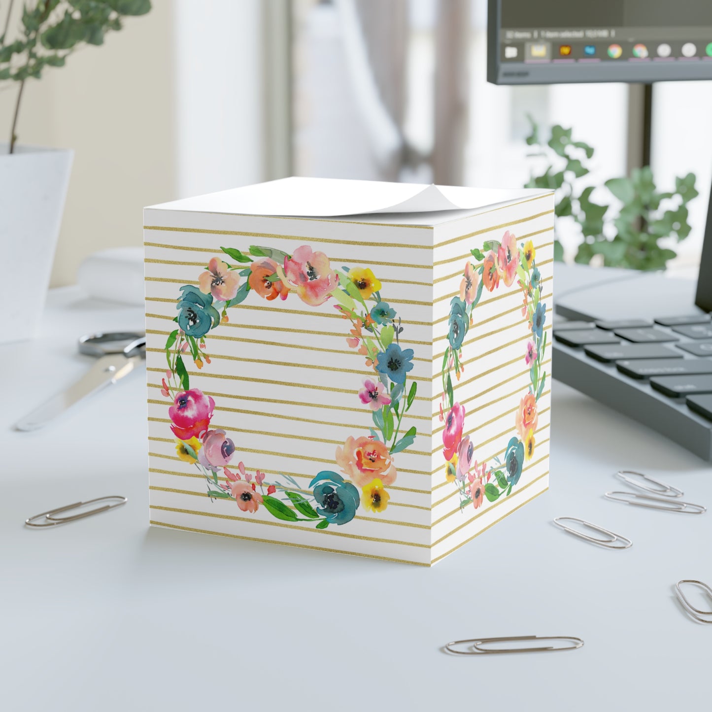 Floral Wreath Gold Note Cube